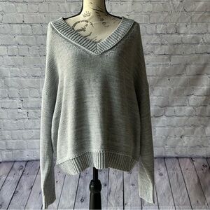 NWT American Eagle Gray V-Neck Women's Sweater
